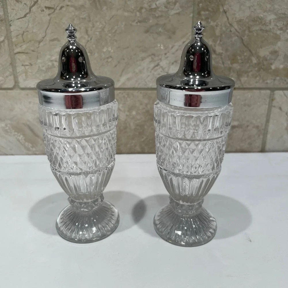 Fostoria Leonardo Salt and Pepper Shakers Vintage Crystal Chrome Lid‎